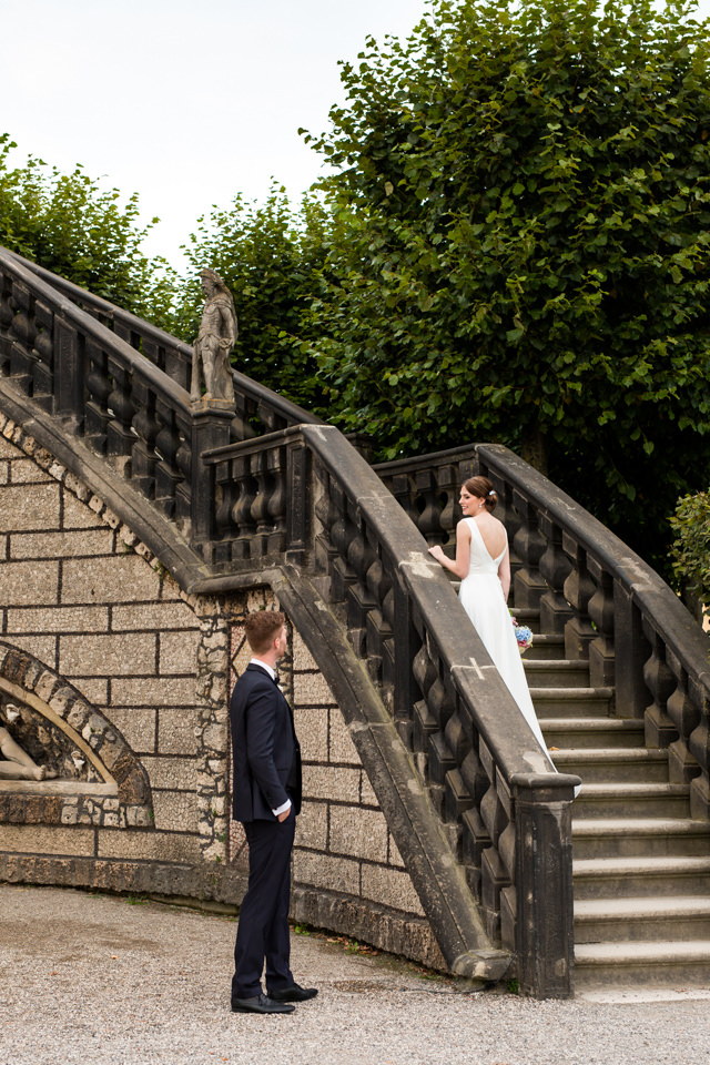 elegantes Brautpaarshooting mit Treppe