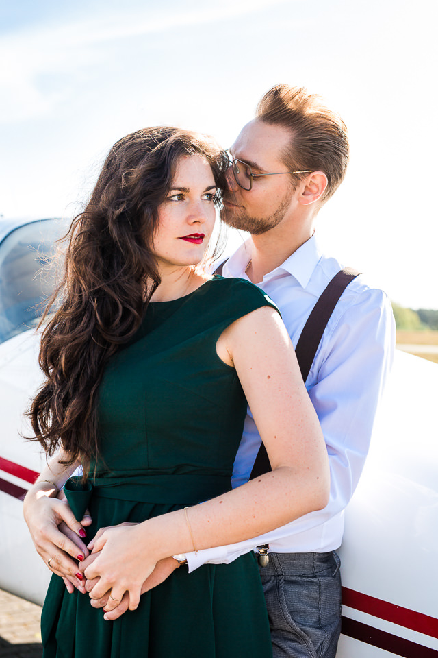 50er Jahre Paarshooting mit Flugzeug