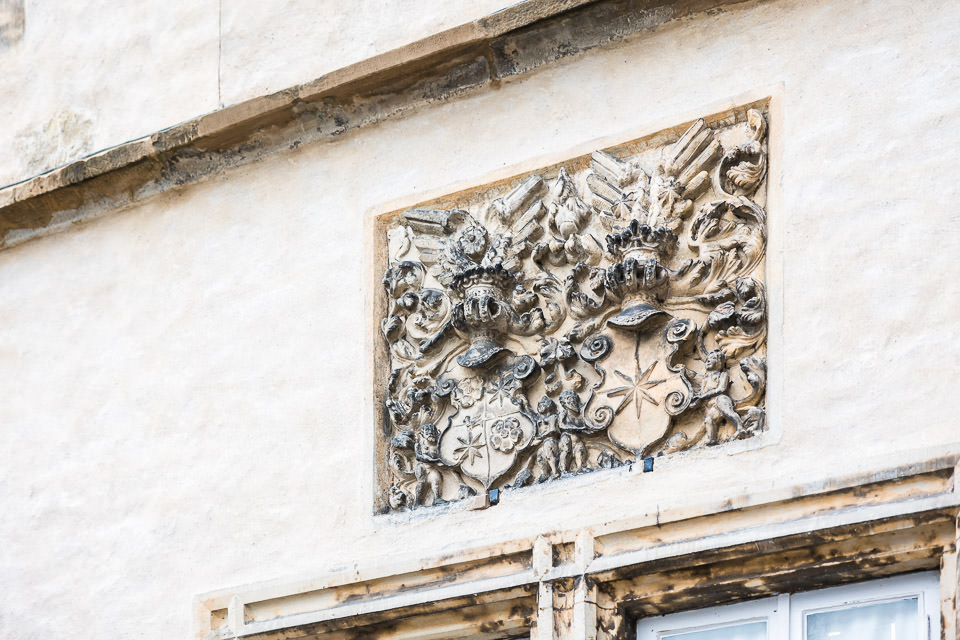 Kunstvolle Details der Schlossfassade in Detmold