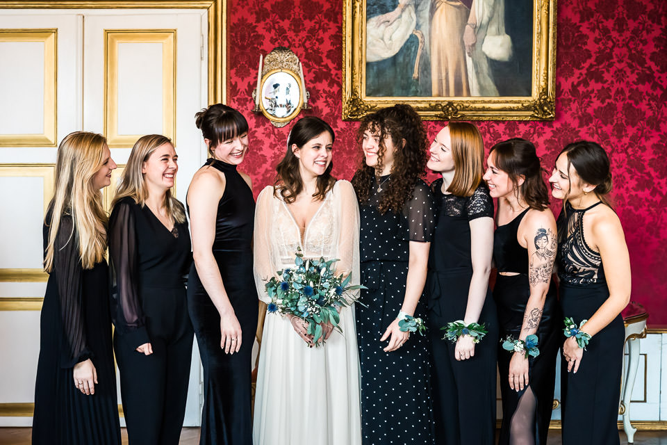 Gruppenfoto mit Bridesmaids auf Schloss Detmold