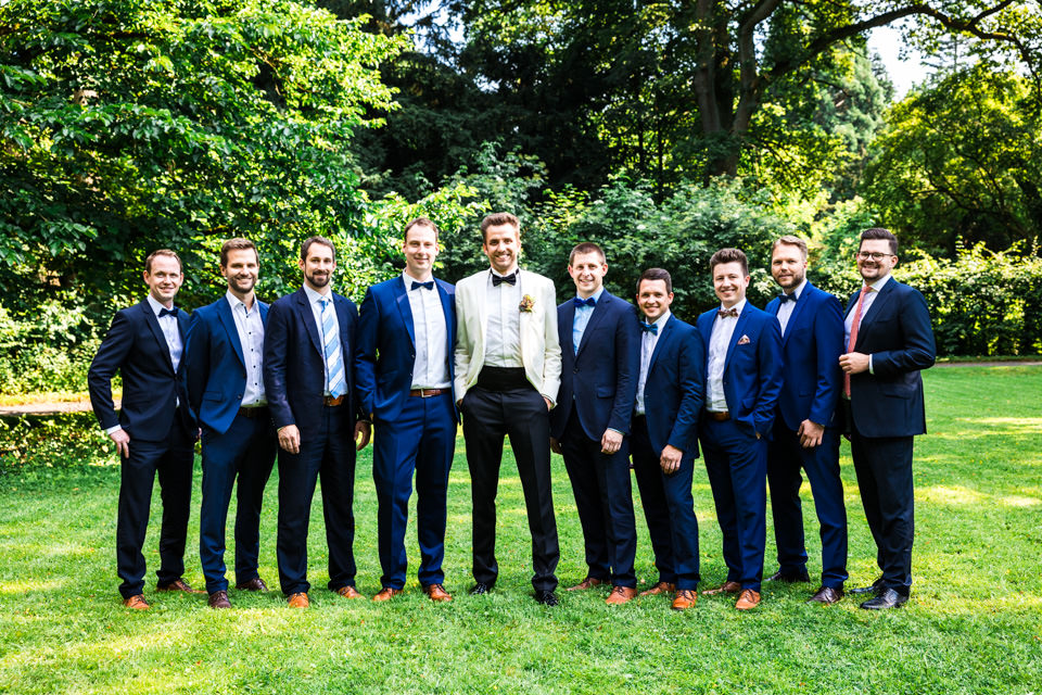 Gruppenfoto Bräutigam mit seinen Freunden